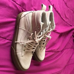 size/8 women’s high top vans
